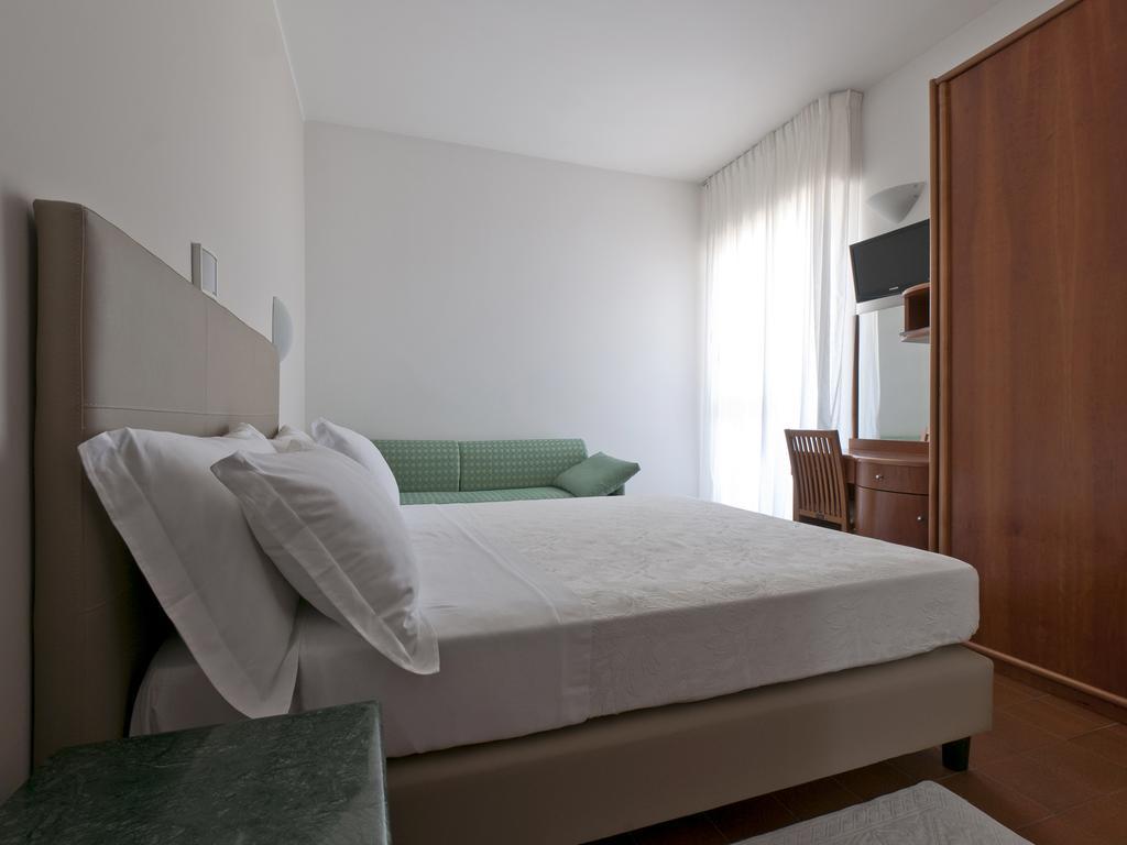 Hotel Eden Альба-Адриатика Номер фото